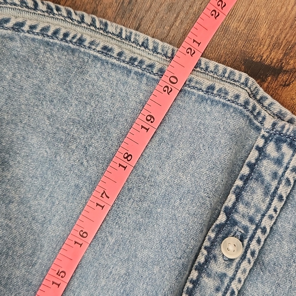 American Eagle Outfitters Light Blue Denim Button-Up Shirt - Picture 10 of 10